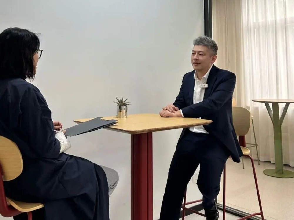 交流互鉴 携手并进——杭州家具商会秘书处一行走访尊龙凯时（Z6）中国科技有限公司-官方网站
家具